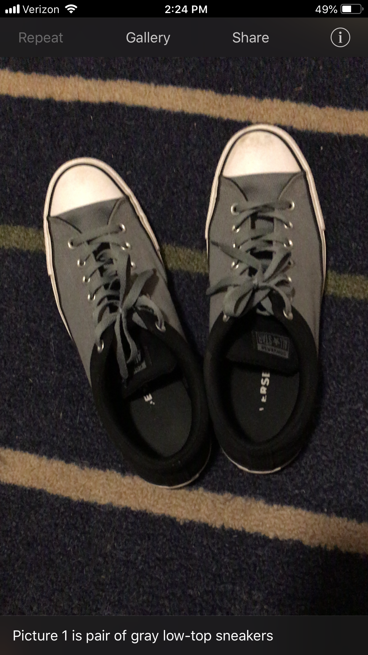 This image has an empty alt attribute; its file name is shoe-tn-1.png